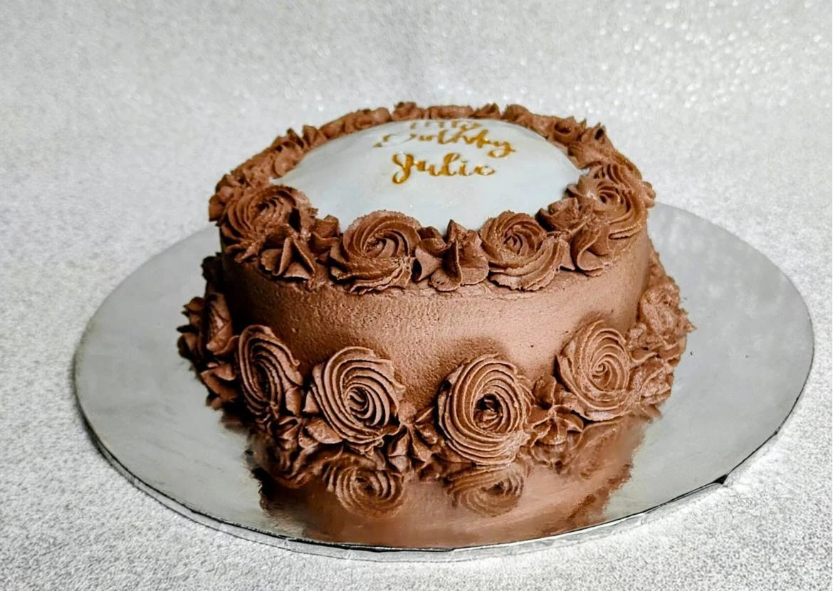 Chocolate rosette cake